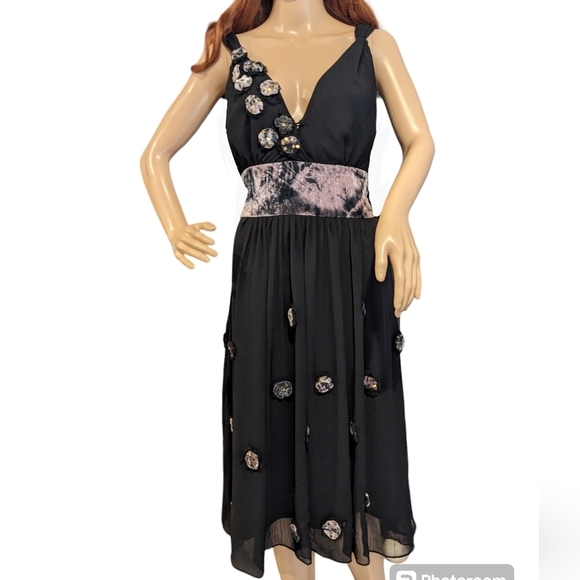 NWT V-Neck/ black decorated Dress size S - Picture 2 of 7